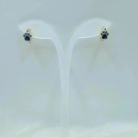 Charming Tiny Paw  Zirconia Stud Earrings - Picture 2 of 7